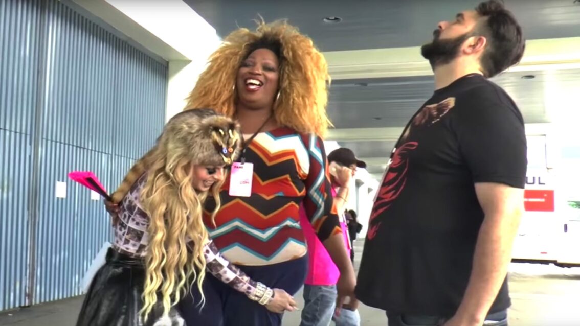 Hey Qween! at DragCon: Katya Humps Lady Red While Singing The Hey Qween Theme